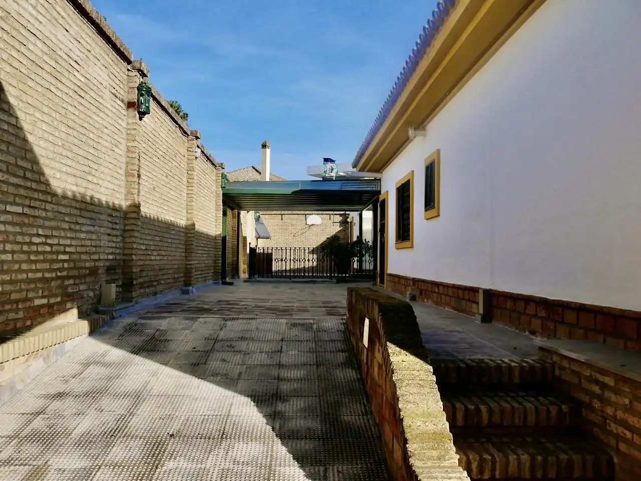 Casa o xalet en venda a Jacinto Benavente, Gines