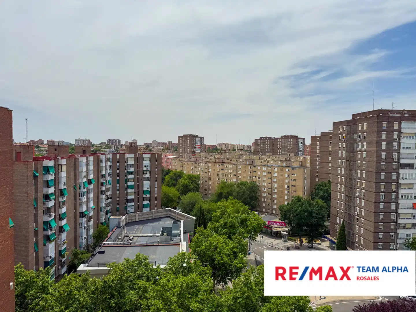 Vista exterior de Pis en venda en Madrid amb Aire condicionat, Calefacció i Jardí privat