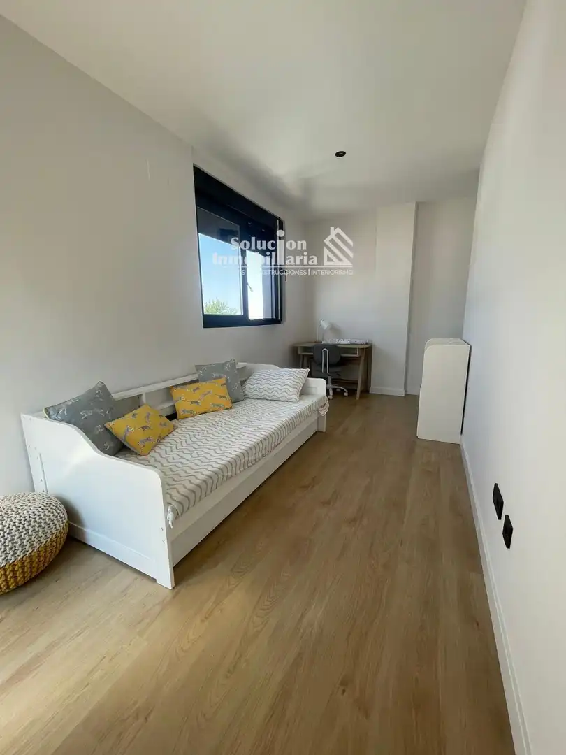 Casa adosada en venta en CALLE PEÑALARA, 14, Carbajosa de la Sagrada