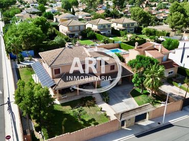 Casa con piscina en venta en Riba-roja de Túria