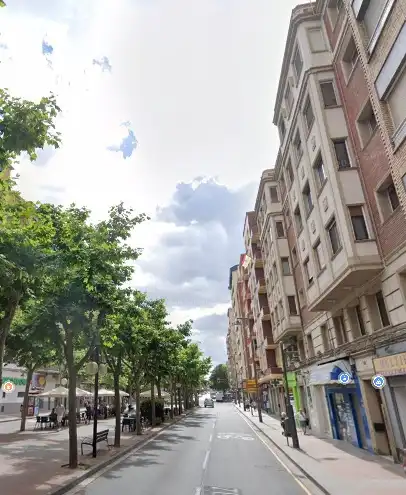Vista exterior de Piso en venta en  Logroño con Amueblado y Balcón