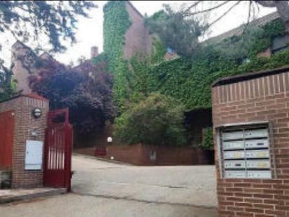 Exterior view of House or chalet for sale in Galapagar  with Private garden, Terrace and Community pool