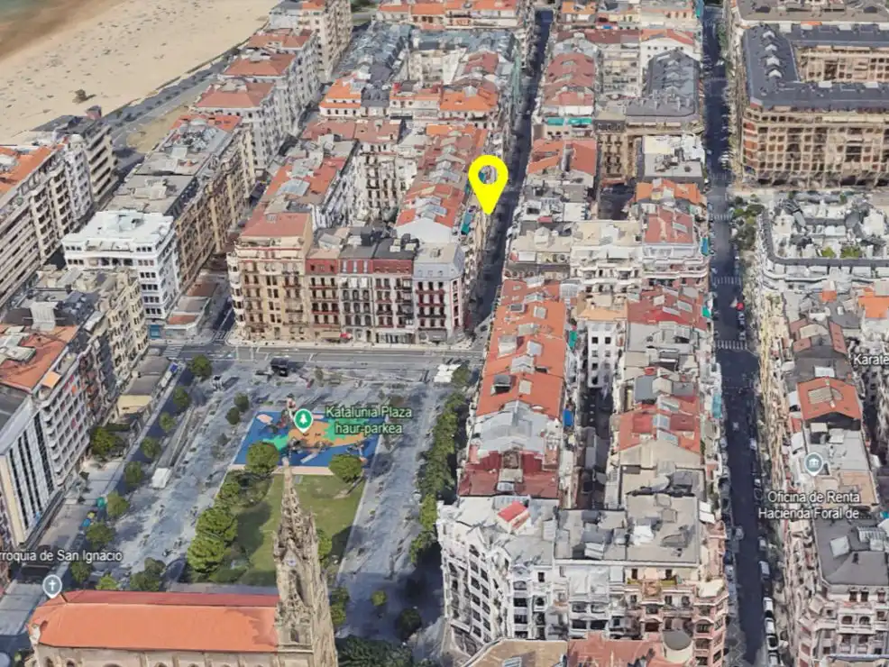 Vista exterior de Traster en venda en Donostia - San Sebastián  amb Alarma