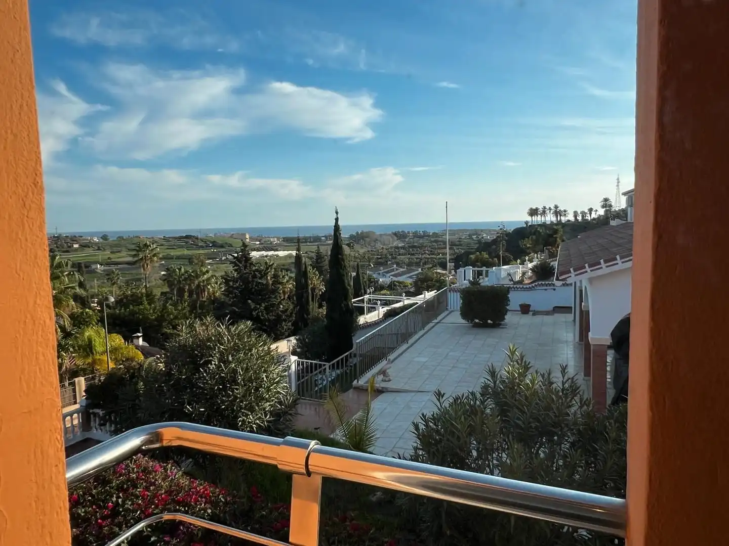 Vista exterior de Casa o chalet en venta en Vélez-Málaga con Aire acondicionado, Jardín privado y Piscina