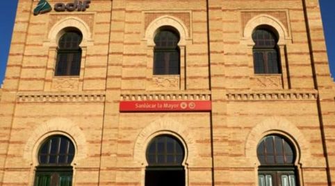 Foto 4 de Casa adosada en venta en Sanlúcar la Mayor, Sevilla