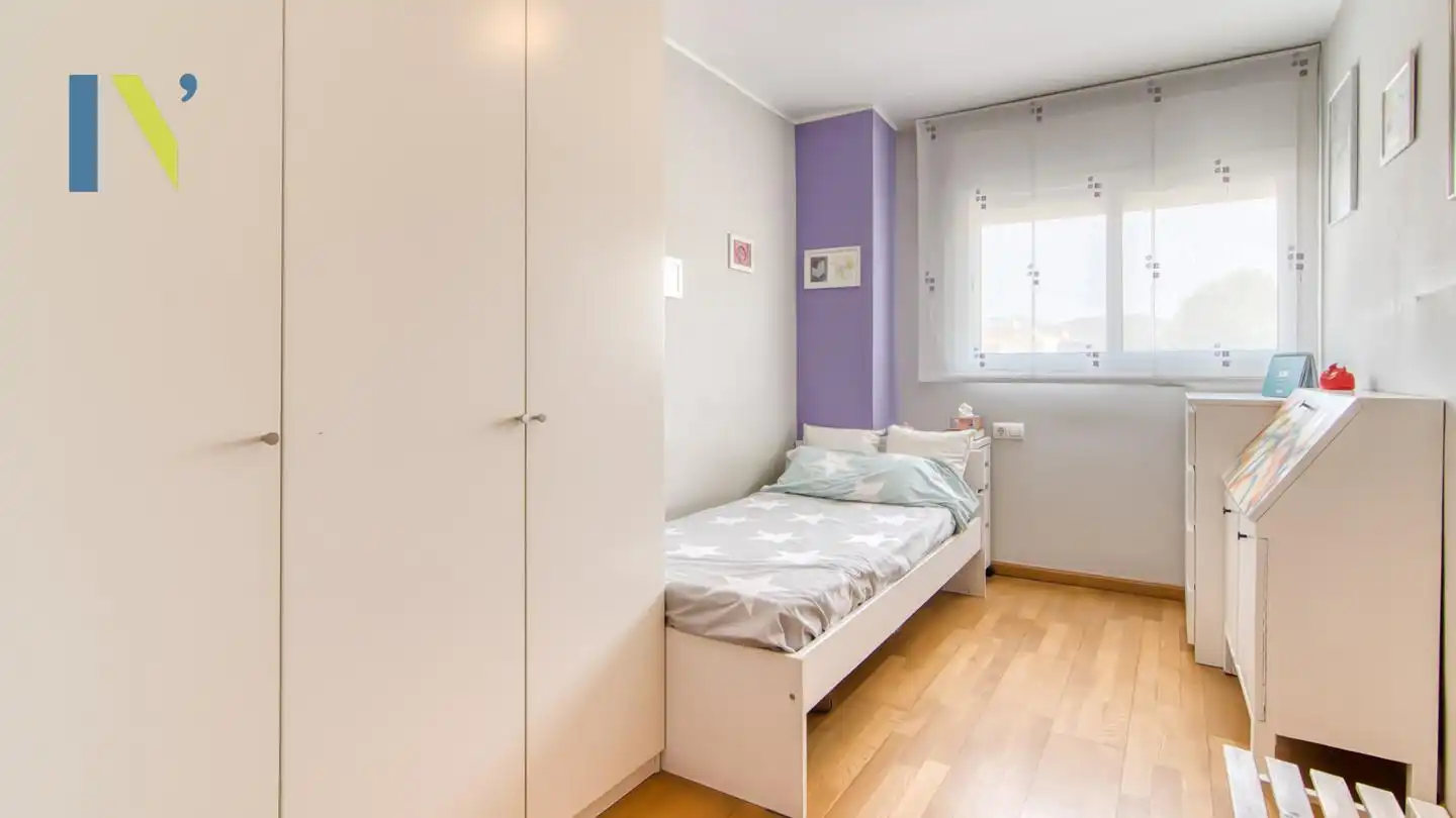 Dormitori de Casa o xalet en venda en Bescanó amb Aire condicionat i Terrassa
