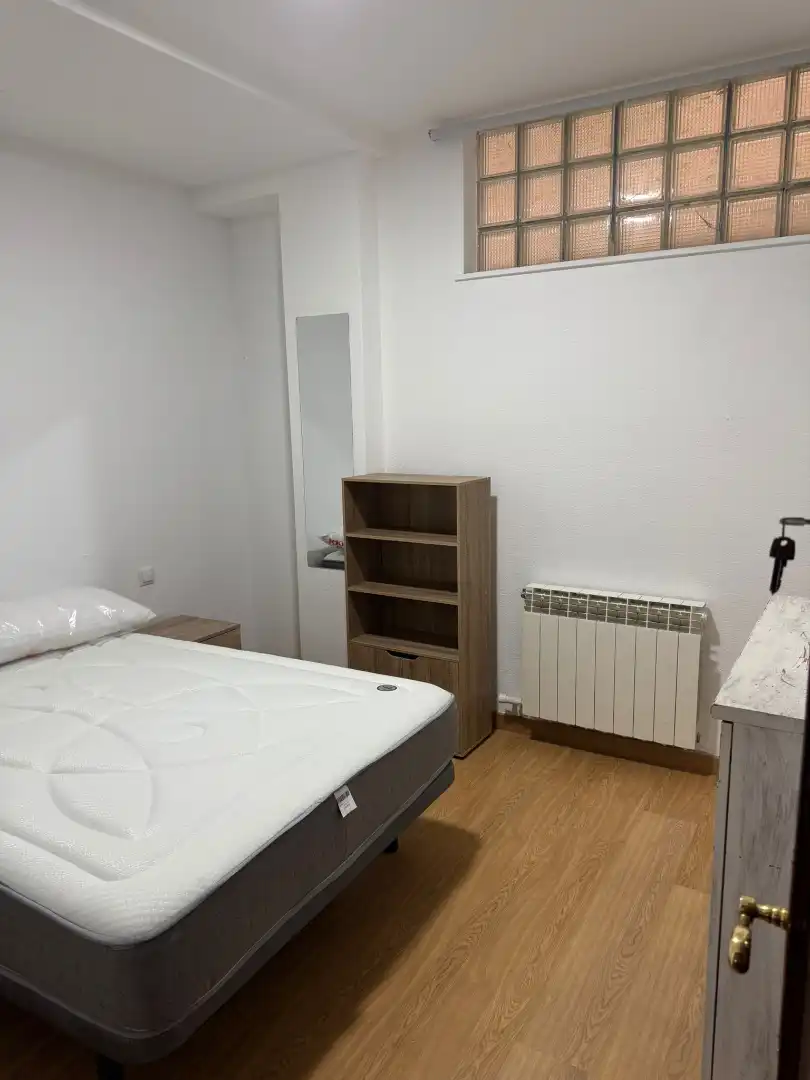 Habitación de Piso de alquiler en Salamanca con Calefacción, Parquet y Amueblado