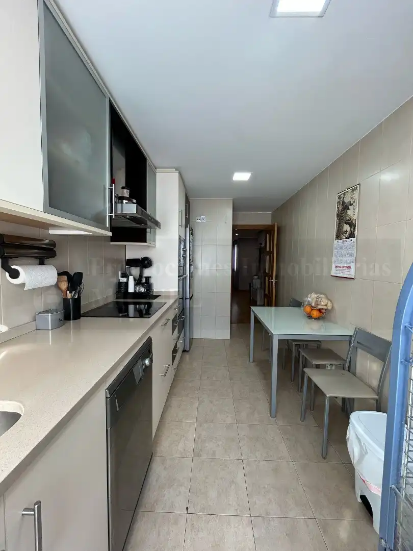 Küche von Maisonette zum Verkauf in Verín mit Heizung, Parkett und Abstellraum