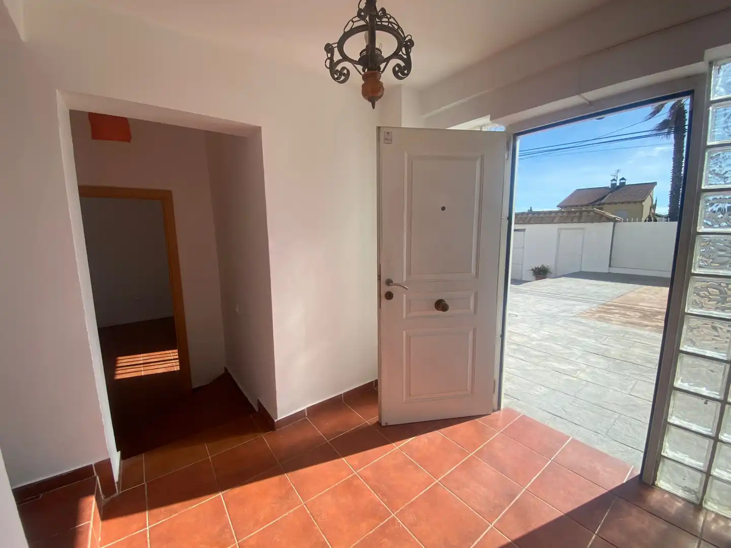 Casa o xalet en venda en Casarrubios del Monte amb Jardí privat, Piscina i Moblat