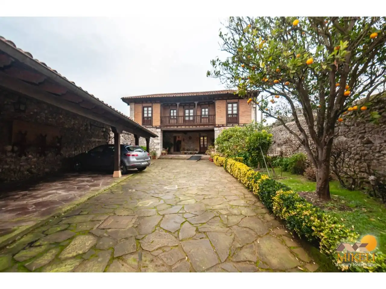 Vista exterior de Casa o xalet en venda en Alfoz de Lloredo amb Calefacció, Jardí privat i Terrassa