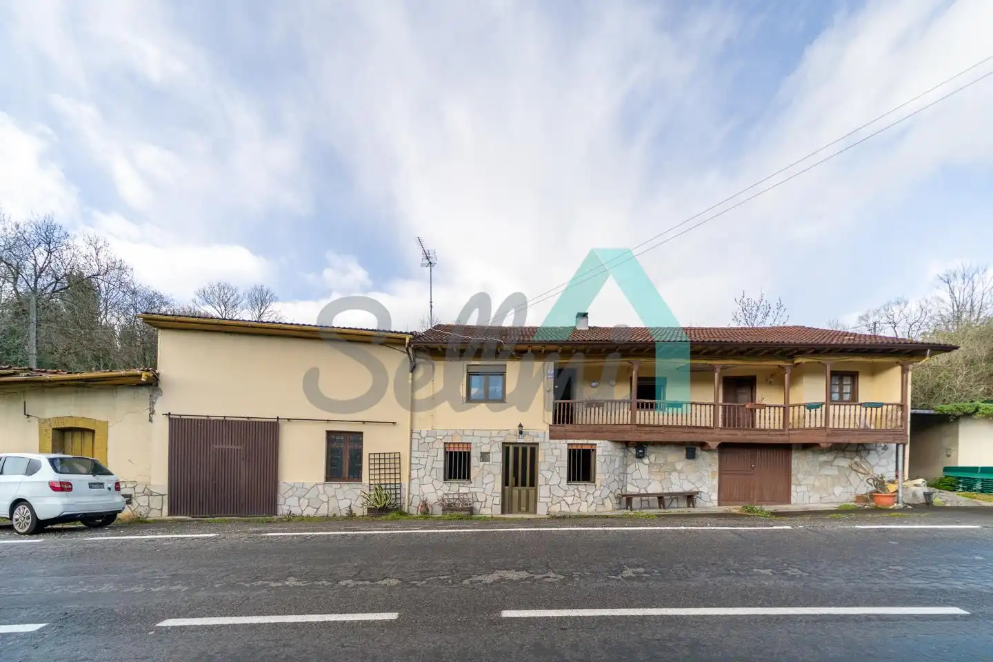 Vista exterior de Casa o xalet en venda en Oviedo  amb Calefacció, Jardí privat i Terrassa