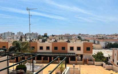 Vista exterior de Casa o xalet en venda en Vélez-Málaga amb Aire condicionat, Calefacció i Terrassa