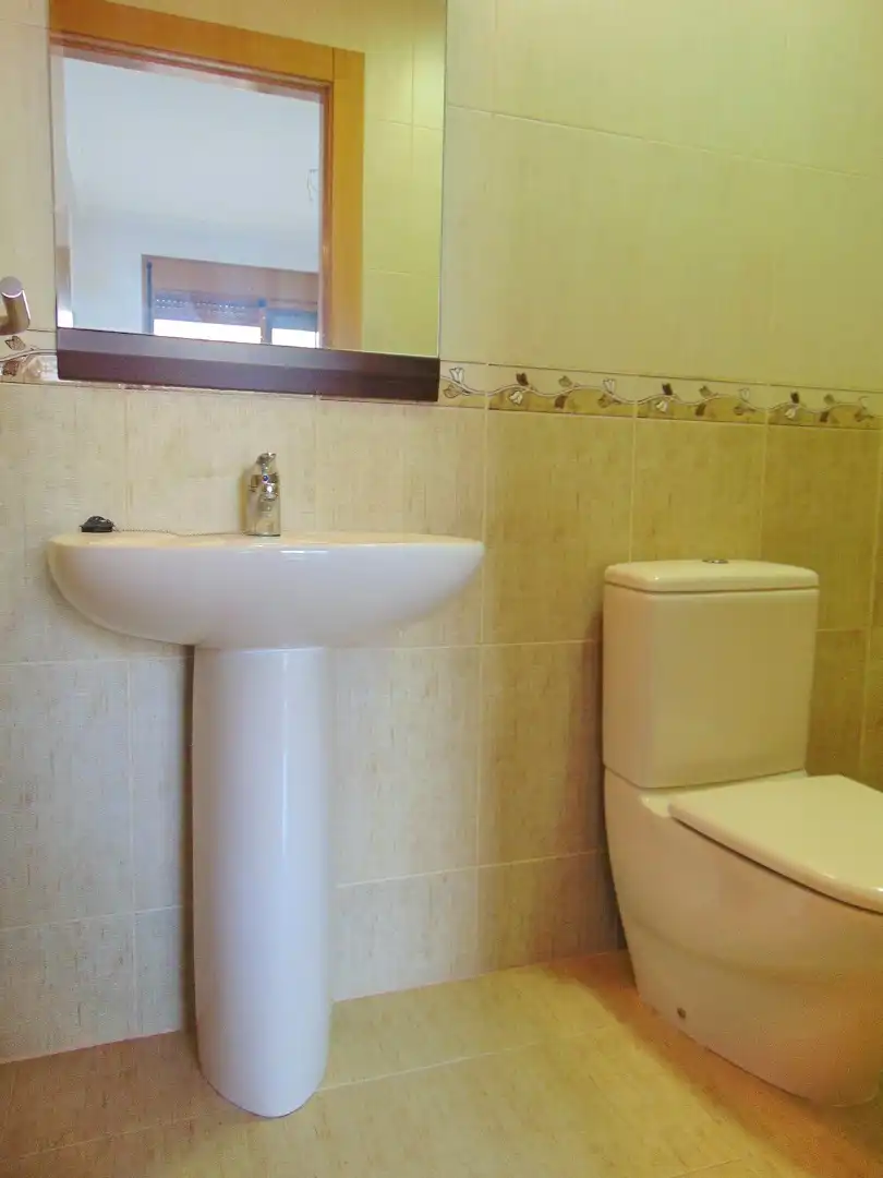 Baño de Casa adosada en venta en San Pedro del Pinatar con Terraza, Balcón y Alarma