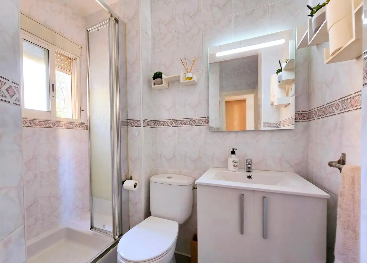 Baño de Piso de alquiler en Cartagena con Aire acondicionado, Calefacción y Terraza