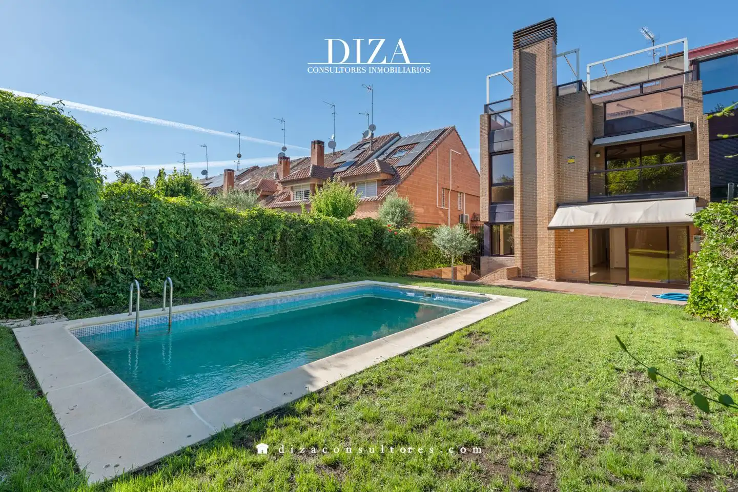 Exterior view of Detached homes for rent in Madrid  with Air Conditioner, Heating and Private garden