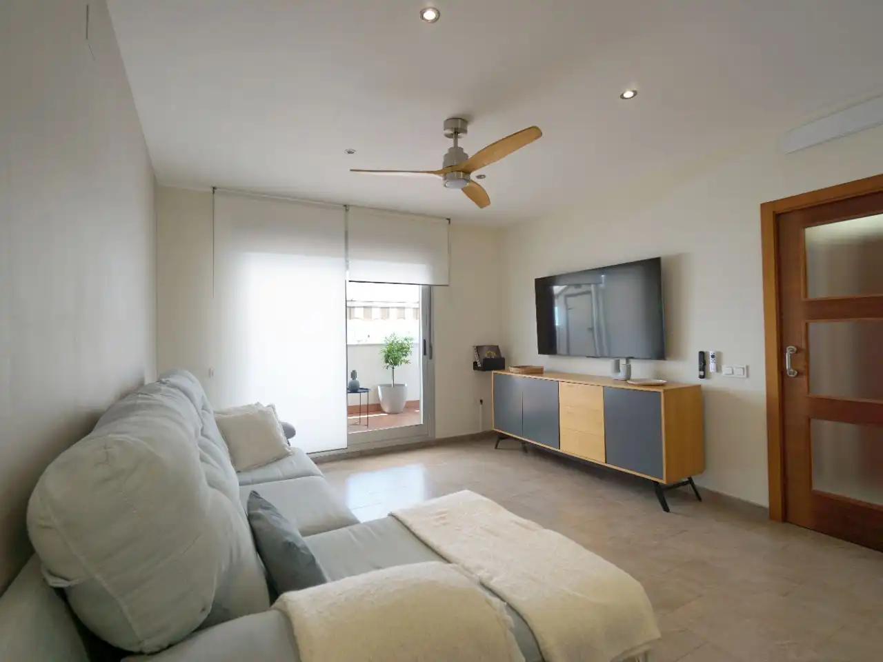 Sala d'estar de Àtic en venda en Roquetas de Mar amb Aire condicionat i Terrassa