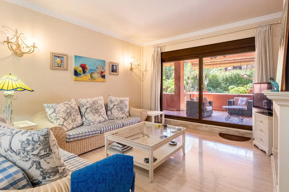 Sala de estar de Piso en venta en Marbella con Aire acondicionado y Trastero