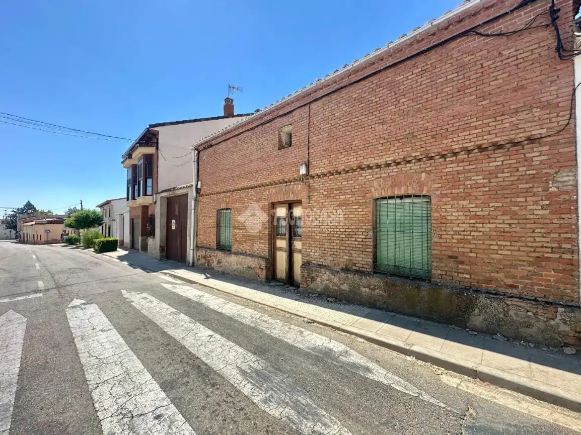 Casa adosada en venda a Usanos