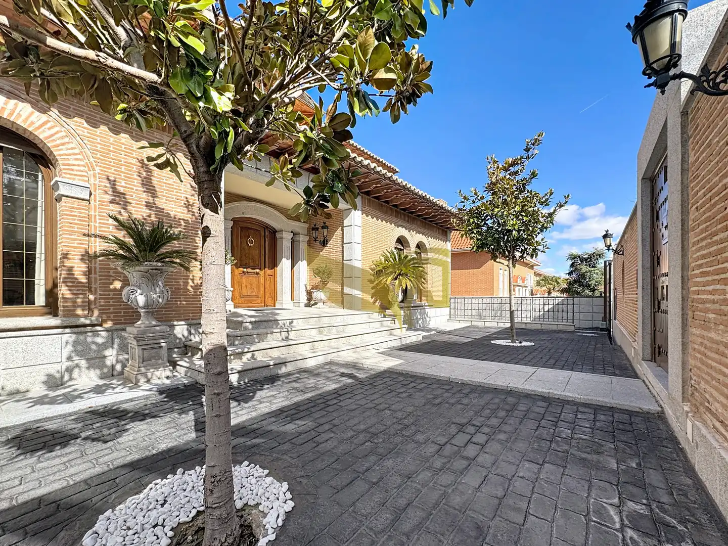 Vista exterior de Casa o chalet en venta en Aranjuez con Aire acondicionado, Calefacción y Jardín privado