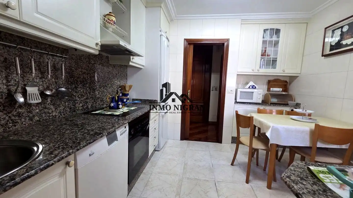 Cocina de Piso en venta en Vigo  con Amueblado