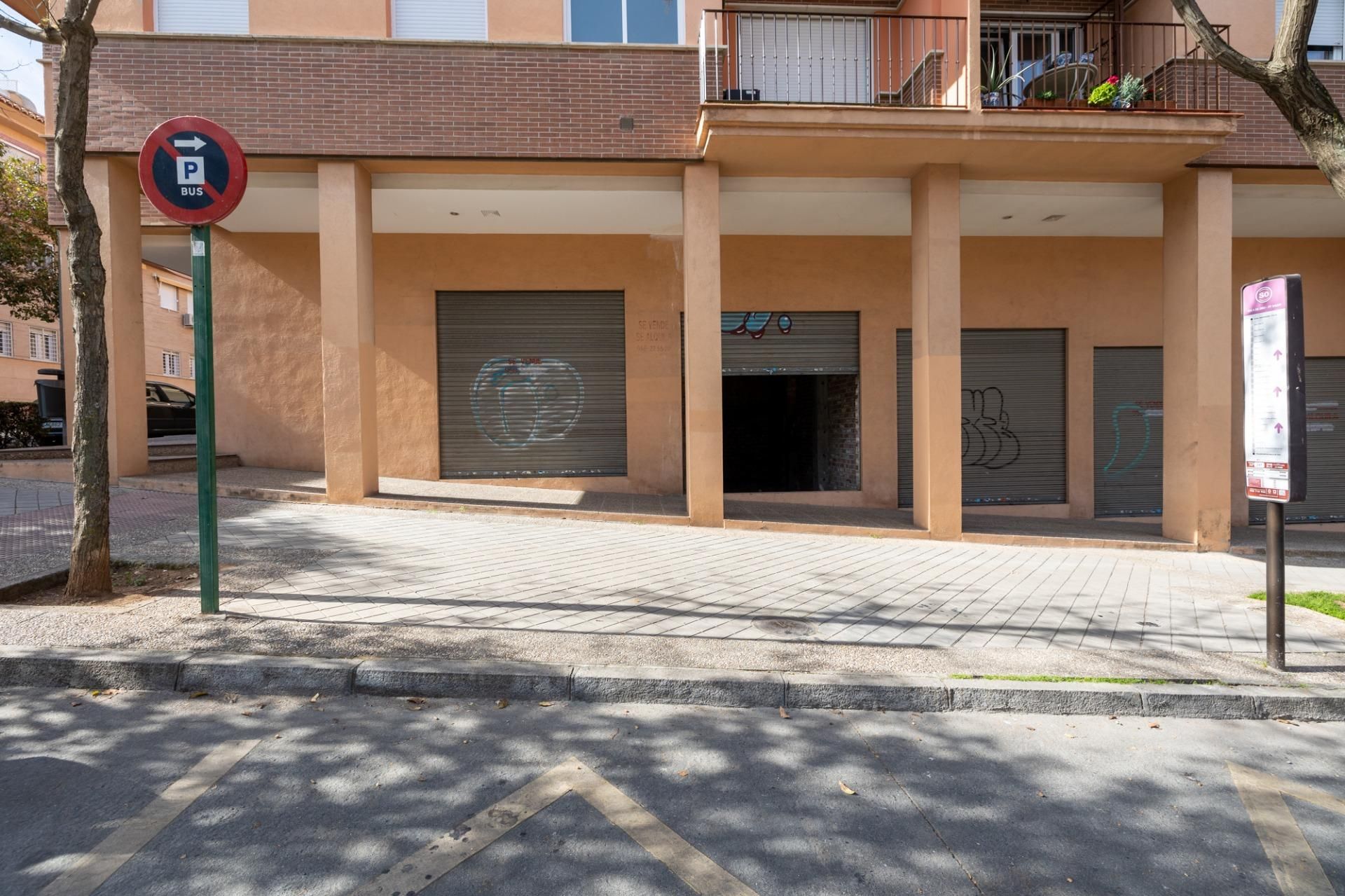 Exterior view of Premises to rent in  Granada Capital