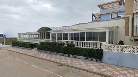 Restaurante con fachada a primera línea de playa, imatge 3