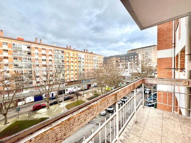 Piso en Venta en Arantzabela Plaza en Santiago - Arana