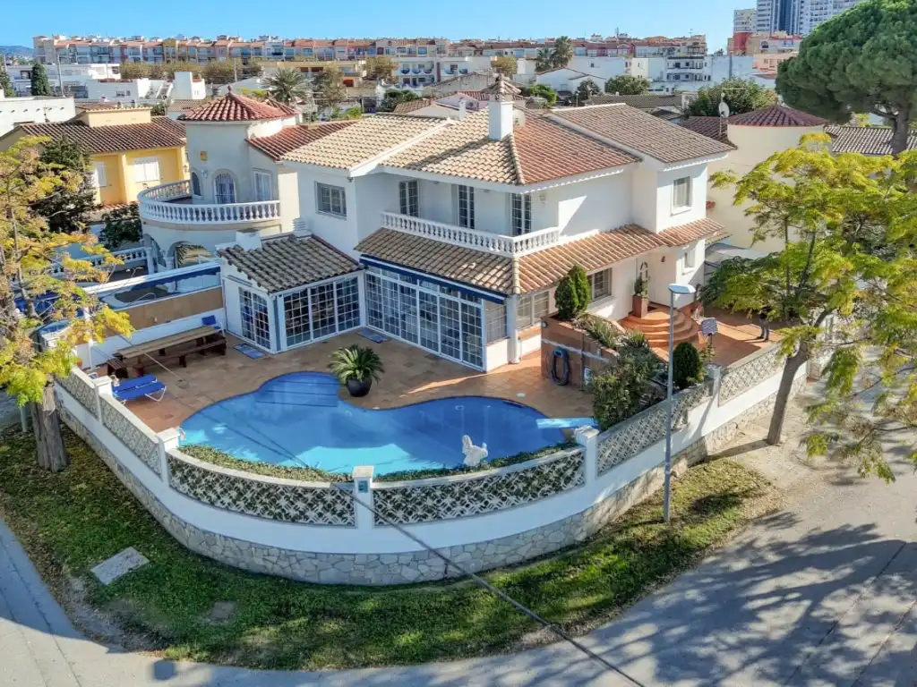 Casa in vendita a Carrer Requesens 125A, imagen 2