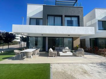 Villa con piscina in vendita a Turquesa 46