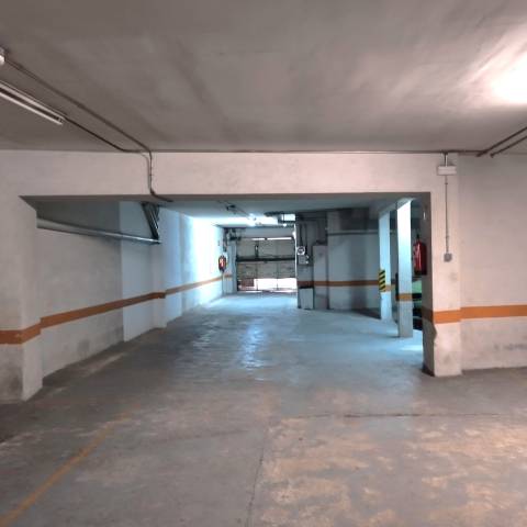 Garaje en Venta en Carrer d'Espinoi en El Putget i el Farró