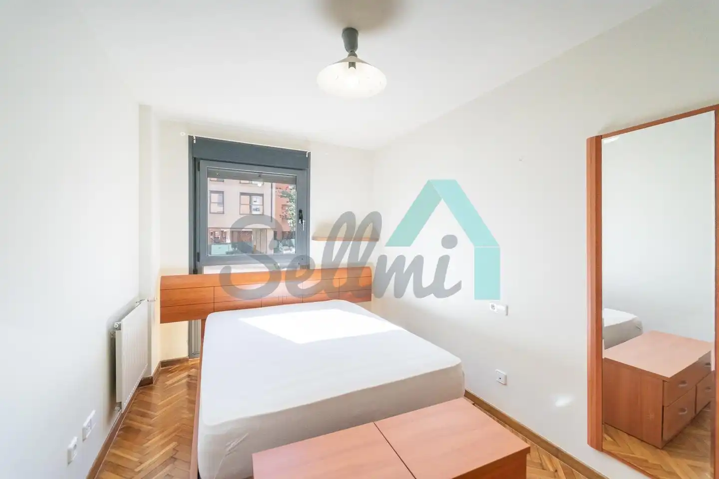 Bedroom of Flat for rent in Oviedo   with Heating, Parquet flooring and Storage room