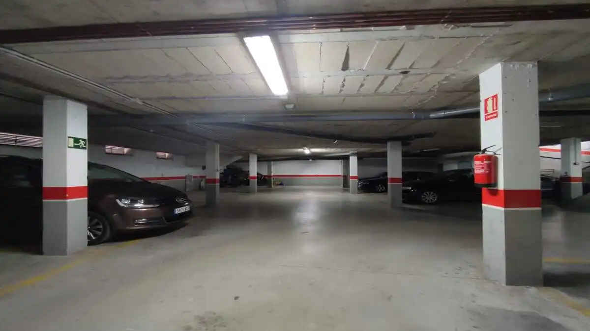 Parkplatz von Büro zum Verkauf in Blanca