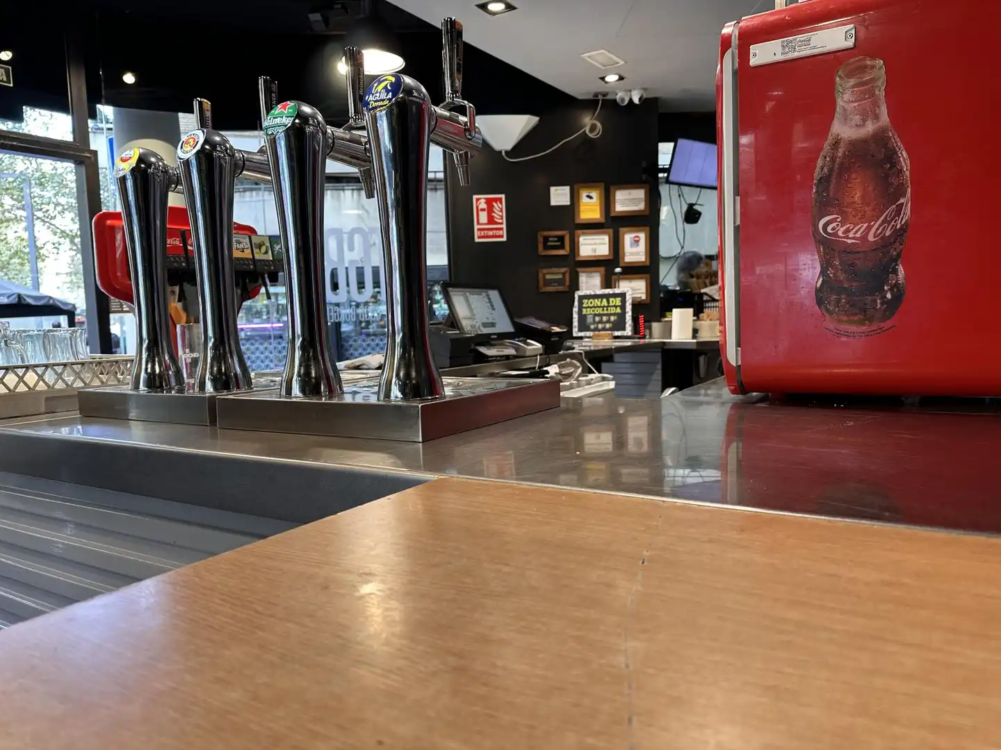 Business premises for transfer in Sants - Montjuïc, imagen 6