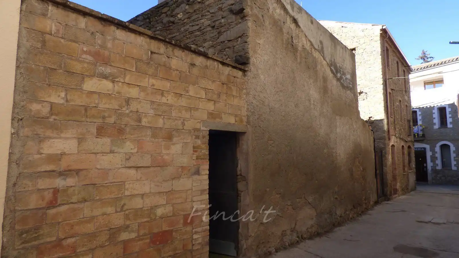 Vista exterior de Casa adosada en venda en Monistrol de Calders amb Calefacció, Terrassa i Traster