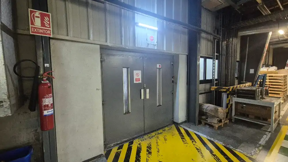 Fabrikhallen zur Miete in Cerdanyola del Vallès mit Heizung und Alarm