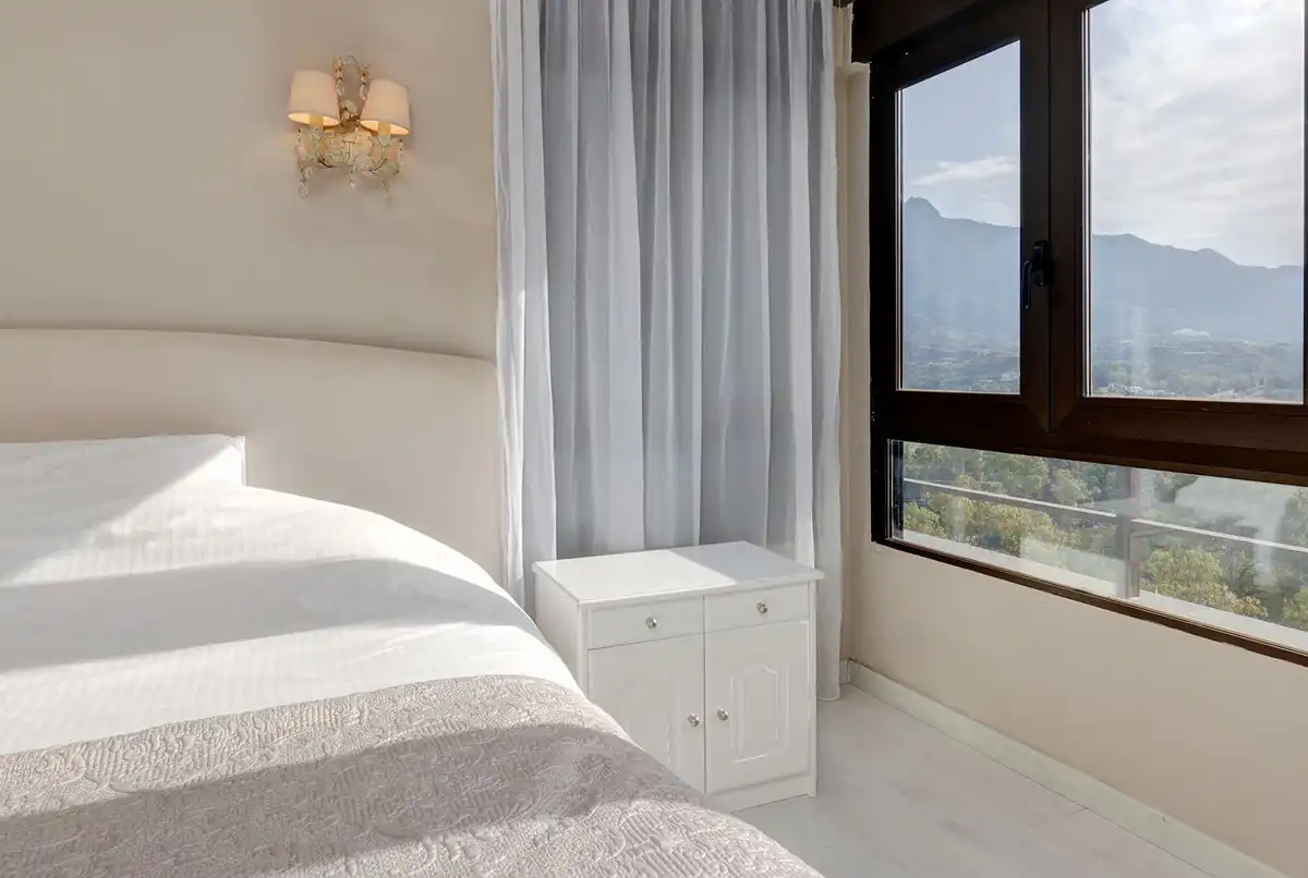 Habitación de Apartamento en venta en Marbella con Aire acondicionado, Amueblado y Horno