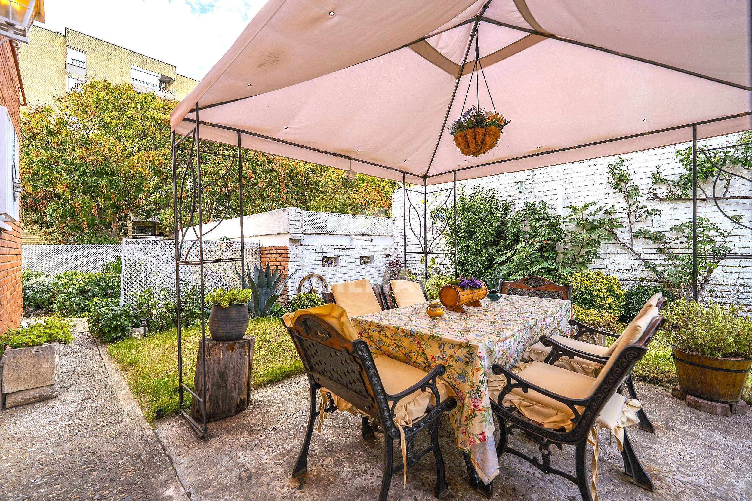 Garden of Single-family semi-detached for sale in  Madrid Capital  with Heating and Private garden