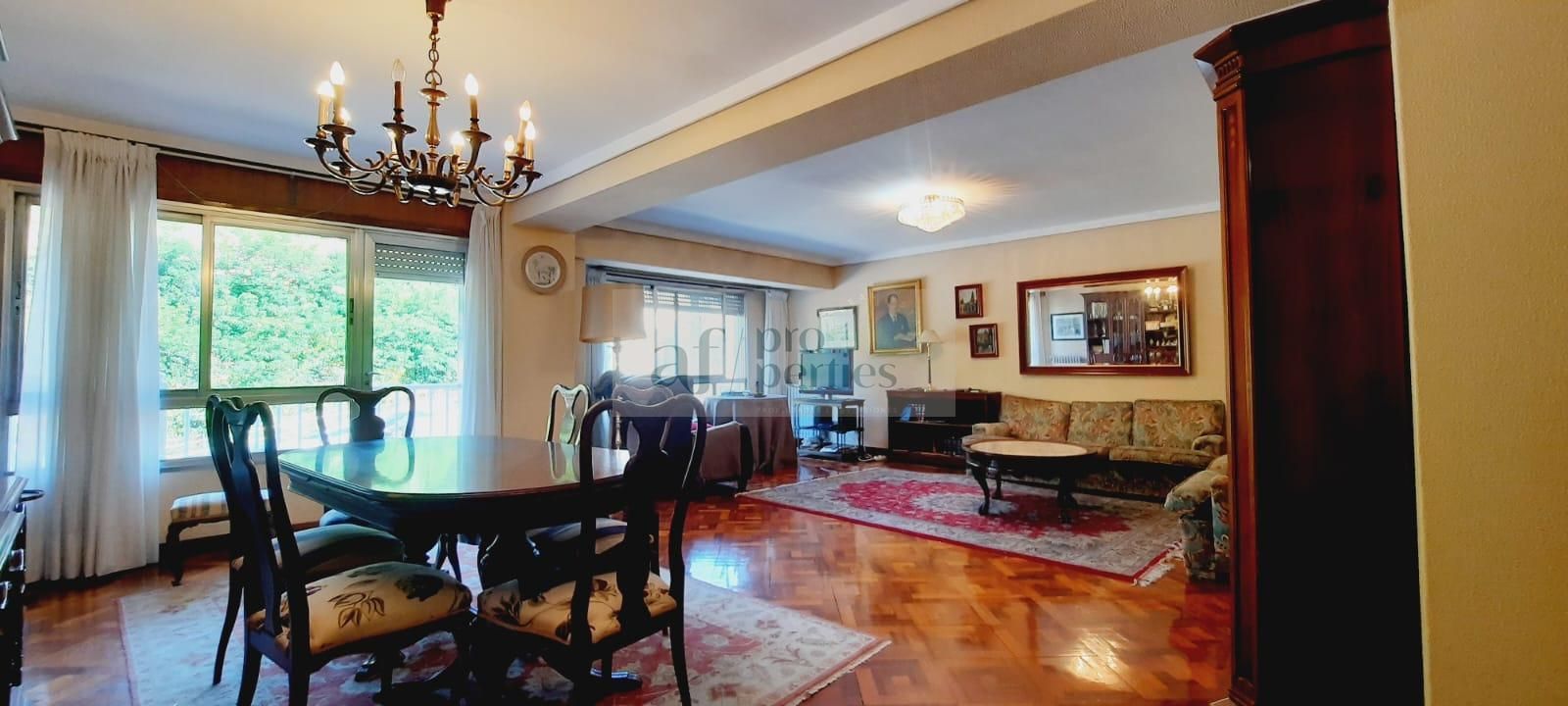 Living room of Flat for sale in Vigo   with Heating, Parquet flooring and Terrace