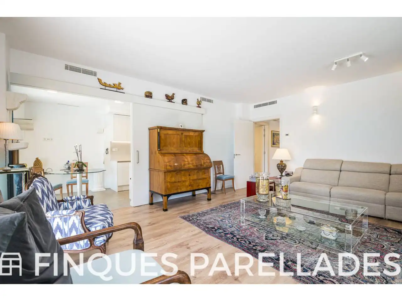 Sala de estar de Piso en venta en Sitges con Aire acondicionado, Calefacción y Jardín privado