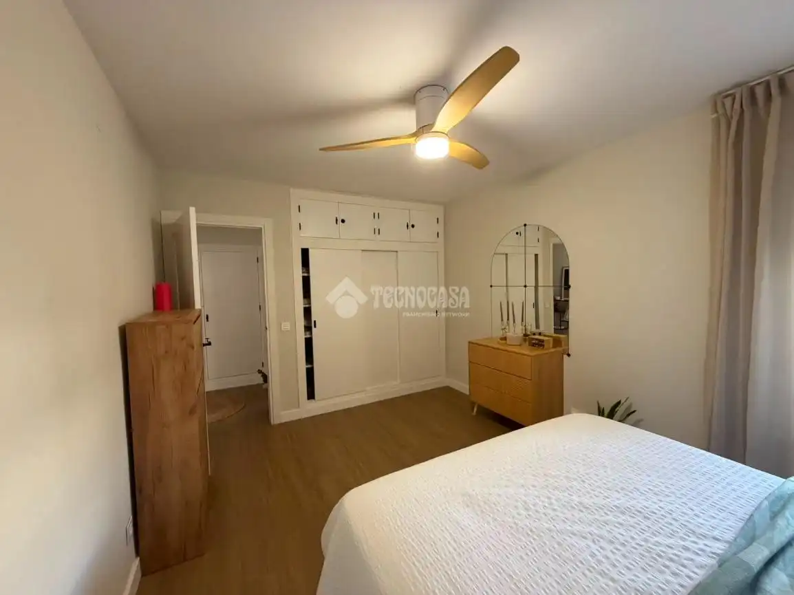 Schlafzimmer von Wohnung zum Verkauf in Manilva mit Parkett und Gemeinschaftspool
