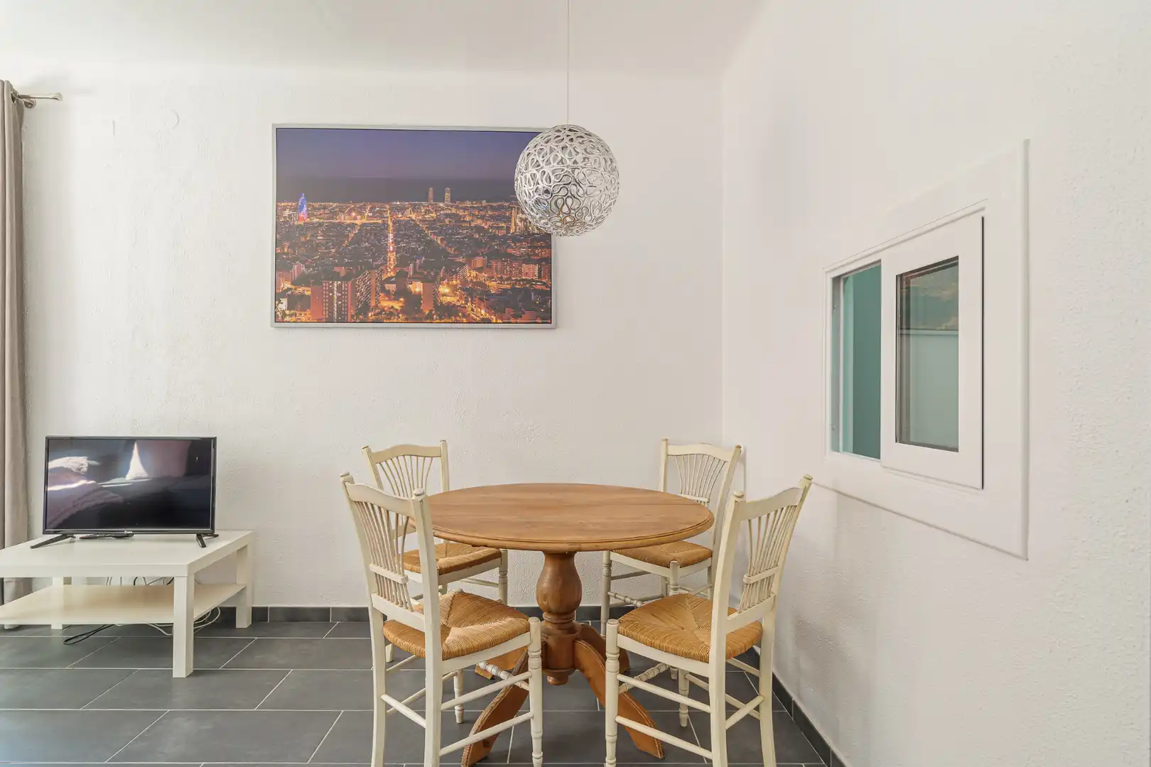 Comedor de Piso en venta en Pineda de Mar con Calefacción, Balcón y Piscina comunitaria