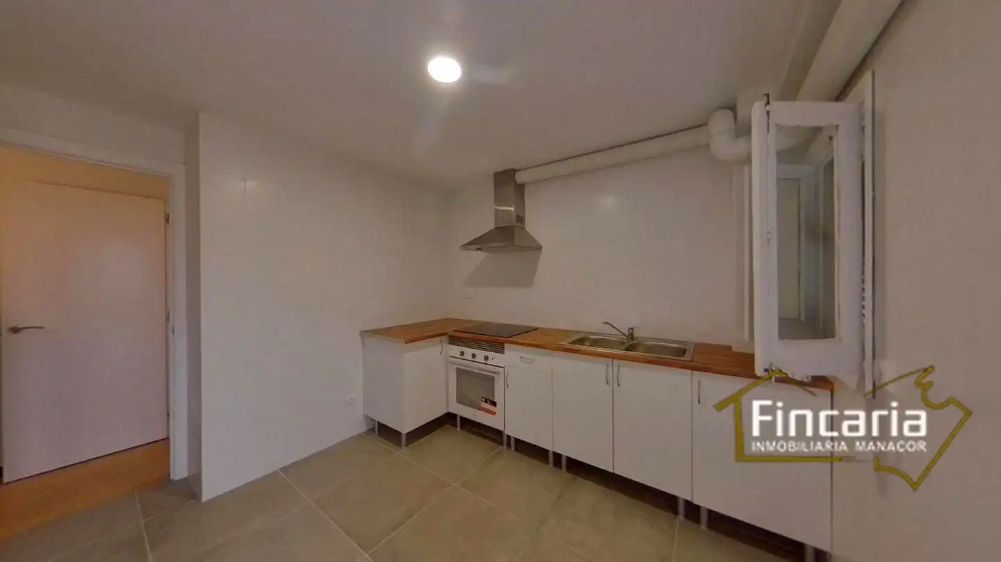 Kitchen of Flat for sale in Manacor  with Balcony