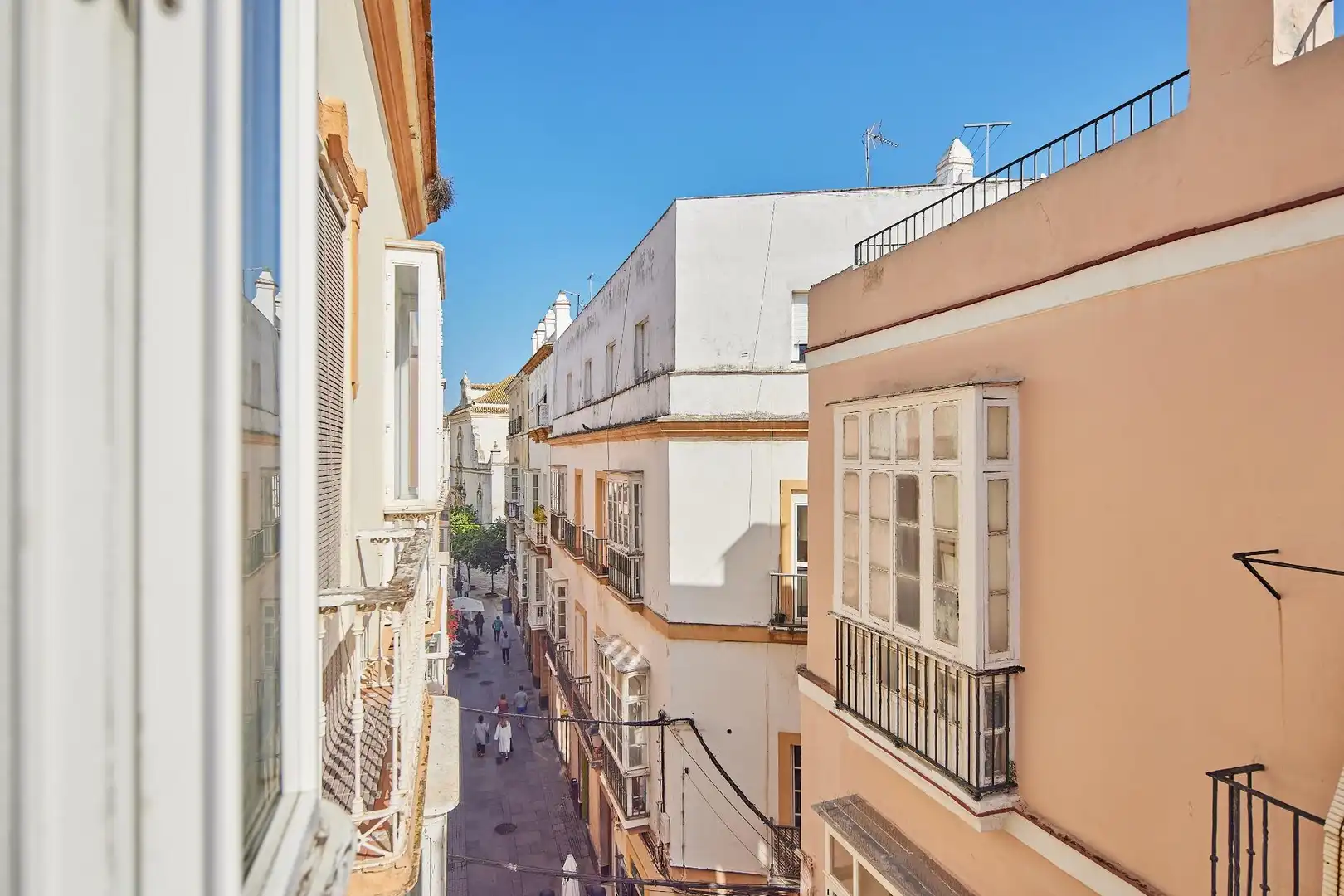 Vista exterior de Piso en venta en  Cádiz Capital con Aire acondicionado, Trastero y Balcón