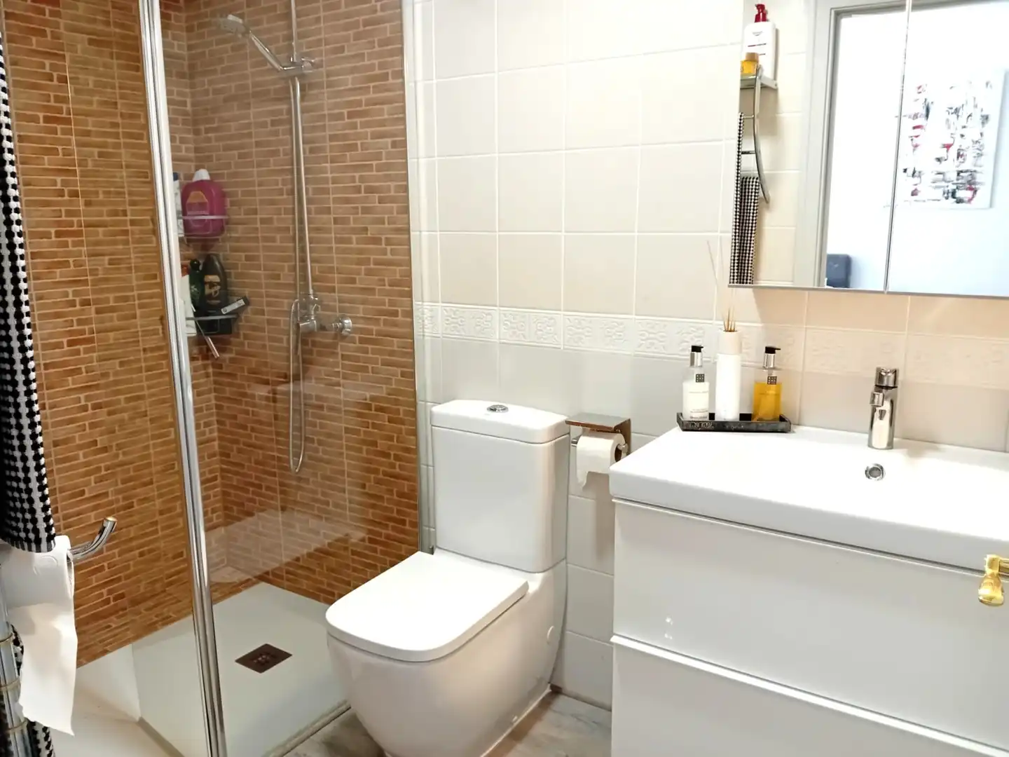 Badezimmer von Wohnung zum Verkauf in Ayamonte mit Klimaanlage, Privatgarten und Möbliert