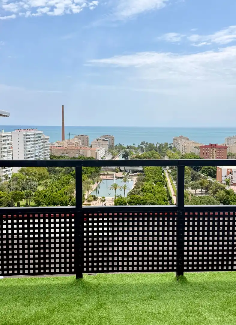 Vista exterior de Ático en venta en Málaga con Aire acondicionado, Calefacción y Jardín privado