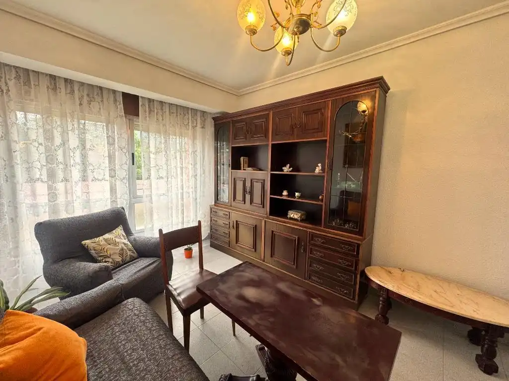Sala de estar de Piso de alquiler en Los Corrales de Buelna  con Amueblado
