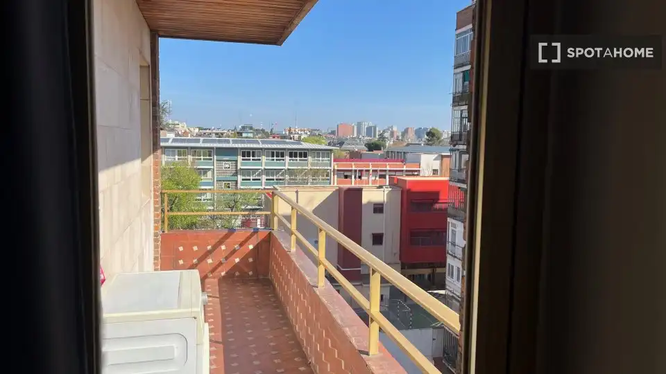 Terrassa de Pis de lloguer en Madrid amb Aire condicionat, Calefacció i Moblat