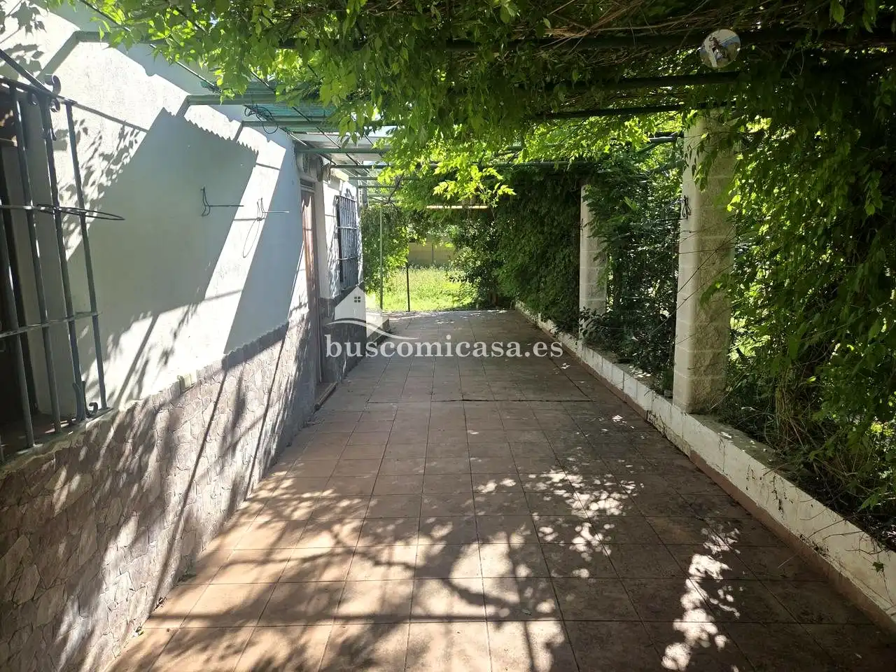 Vista exterior de Casa o xalet en venda en Jaén amb Jardí privat, Traster i Moblat