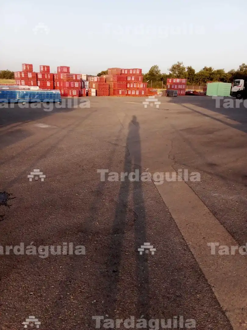 Außenansicht von Fabrikhallen zum Verkauf in Sancti-Spíritus (Salamanca)