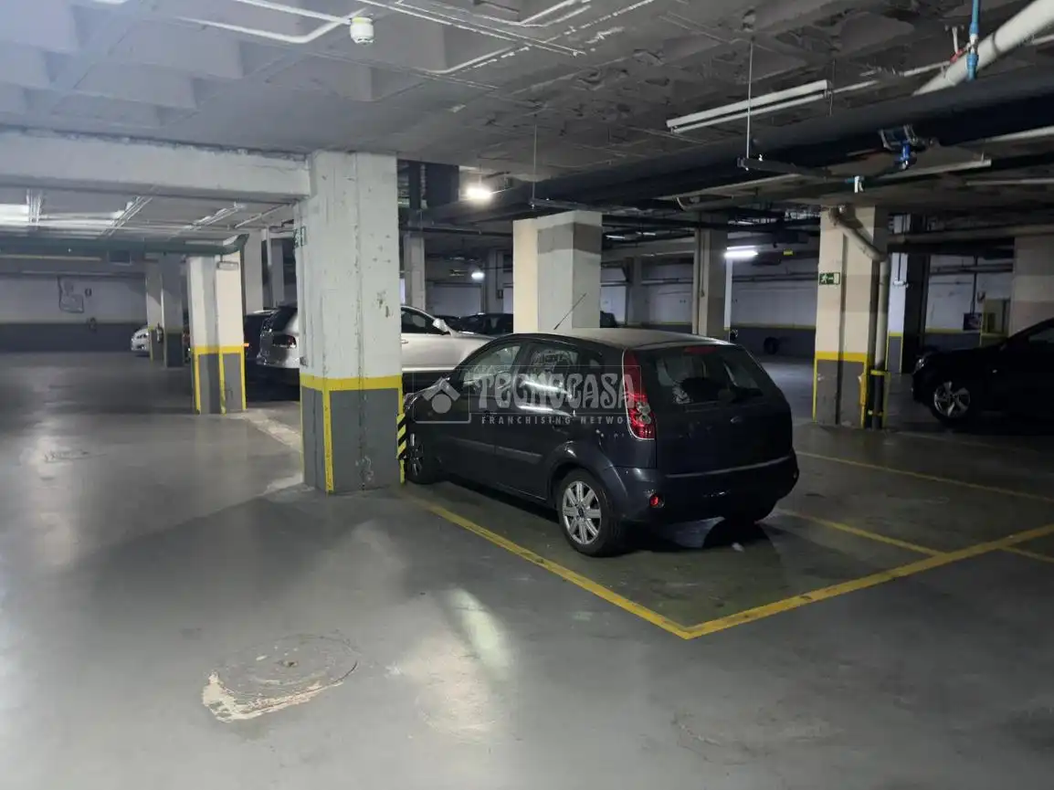 Parkplatz von Garage zum Verkauf in Madrid